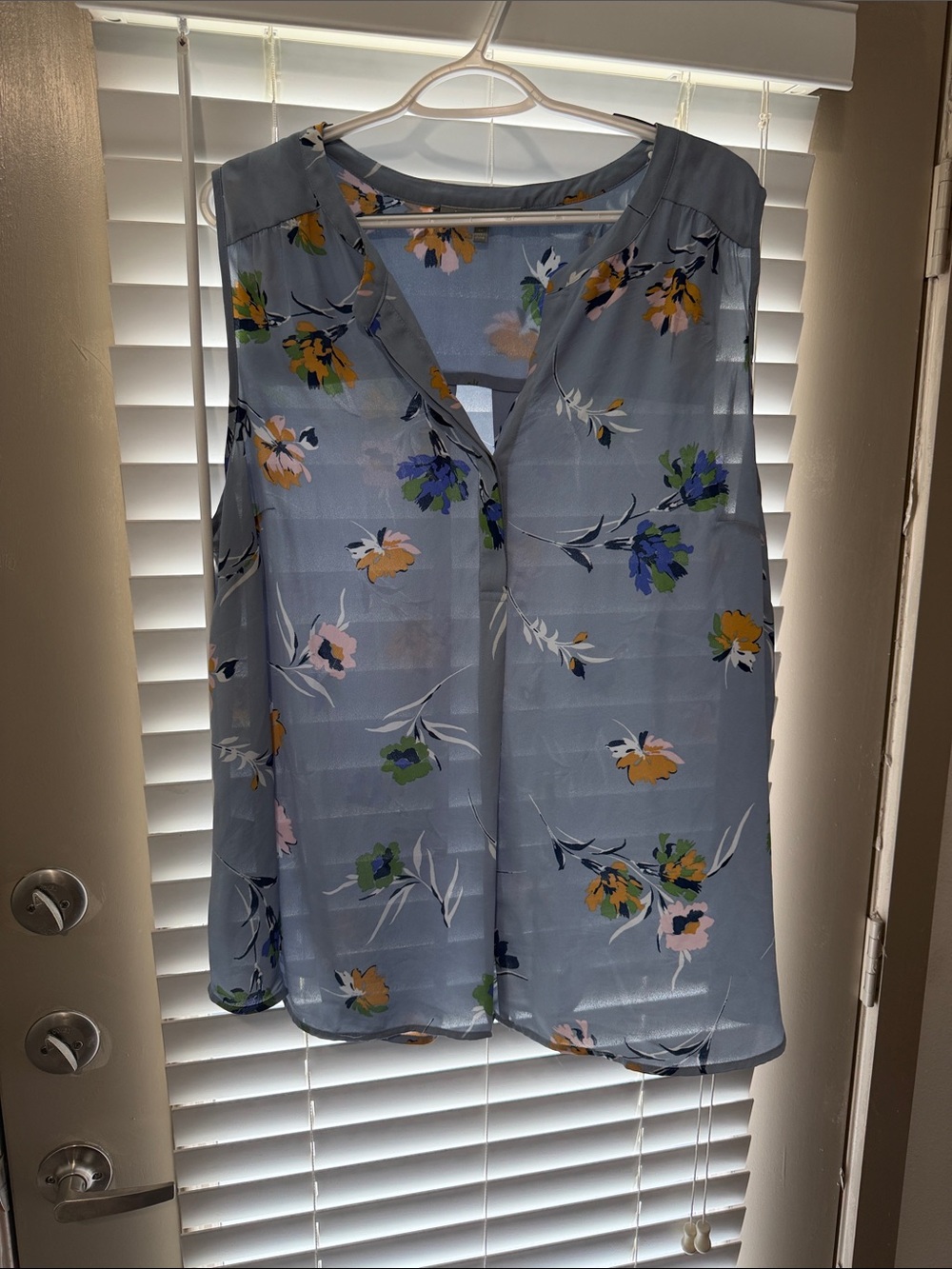 Daniel Rainn Light Blue Floral Sleeveless V-Neck Camisole